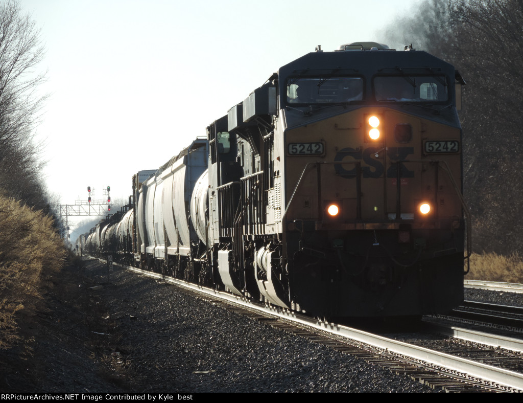 CSX 5242 on M368